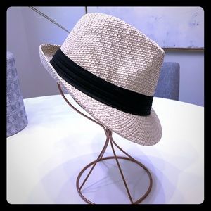 Closet closing- Fedora